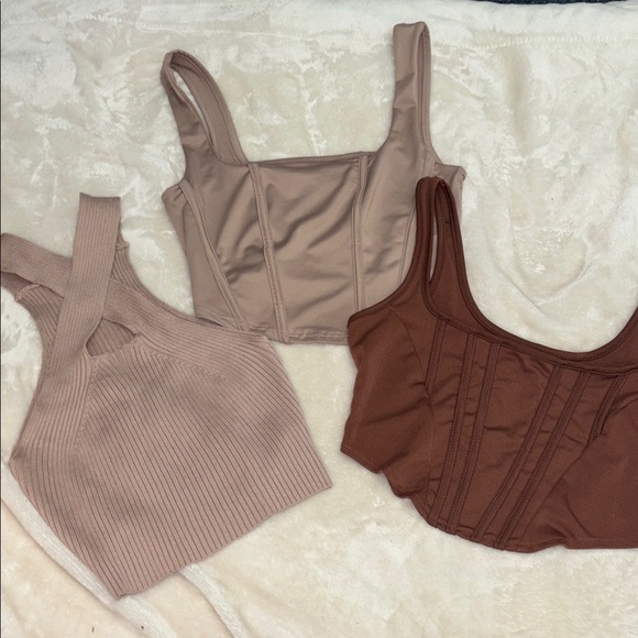 Brandy Melville Tops - Top bundle